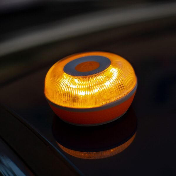 Baliza V16 FLASH LED con sujeción magnética e incluida pila 9V